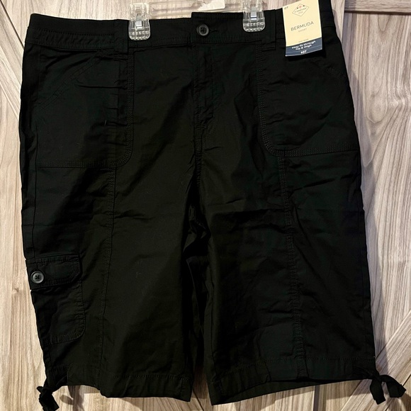 St. John's Bay Womens Mid Rise Stretch Fabric Bermuda Short, NWT - Picture 5 of 6